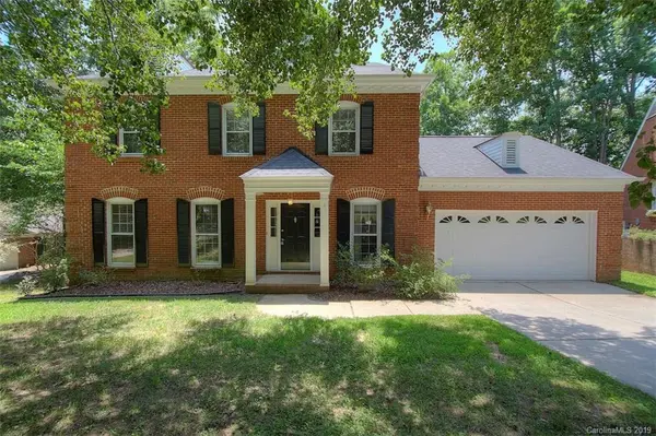 100 Foxfield LN, Matthews, NC 28105