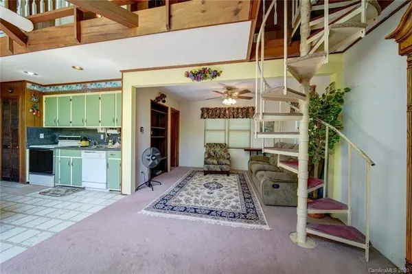 177 Mountain View LN, Troy, NC 27371