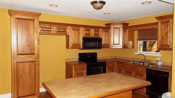76 Butterfield DR #19, Sylva, NC 28779