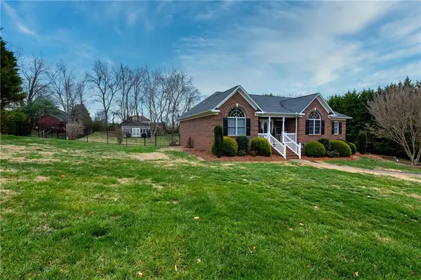 4117 Black Oak RD, Hickory, NC 28602