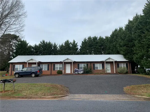 1710 6th AVE NW, Hickory, NC 28601