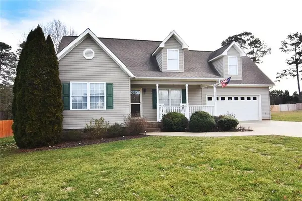 5510 Creek Point DR, Hickory, NC 28601