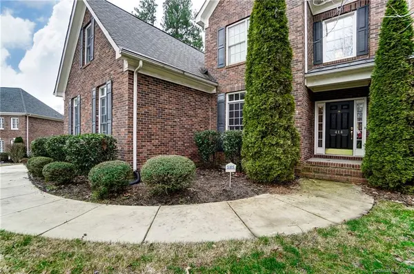 414 Danbury LN, Tega Cay, SC 29708