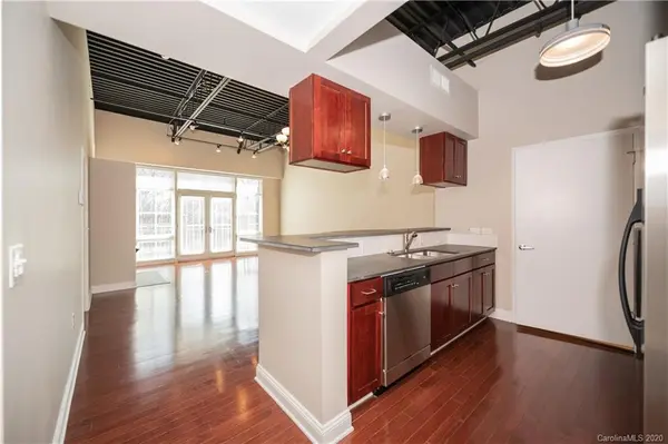 3920 Sharon RD #207, Charlotte, NC 28211
