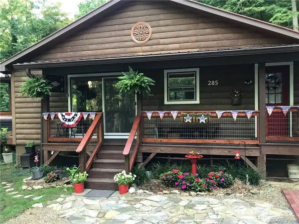 285 Emerald LN, Maggie Valley, NC 28751