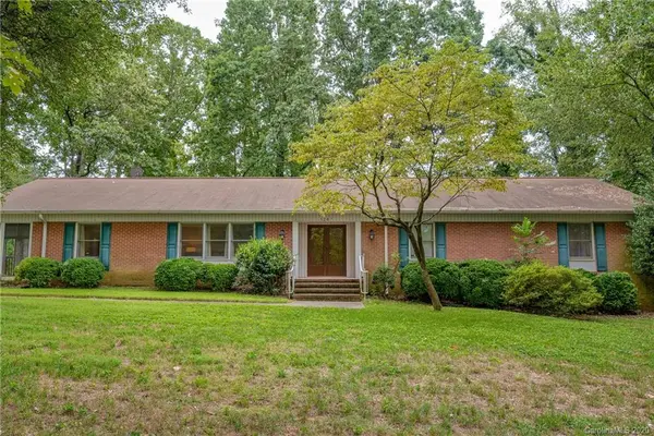 1207 Rogers Lake RD, Kannapolis, NC 28081
