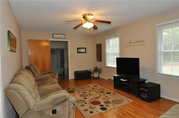 637 Hilltop DR, Chester, SC 29706