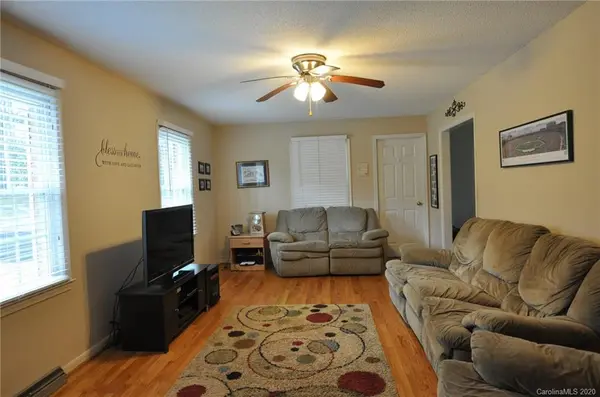 637 Hilltop DR, Chester, SC 29706