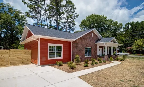 1439 Orvis ST, Charlotte, NC 28216