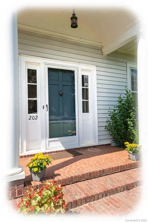 202 W 8th ST, Newton, NC 28658
