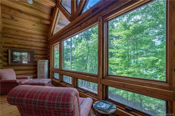 2199 Yellow Fork TRL E, Nebo, NC 28761