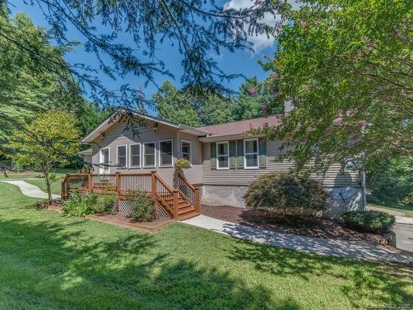 1 Rawlings RUN,  Flat Rock,  NC 28731