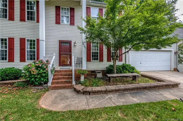 8702 Glade CT, Huntersville, NC 28078