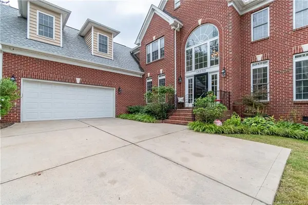14232 Harvington DR, Huntersville, NC 28078