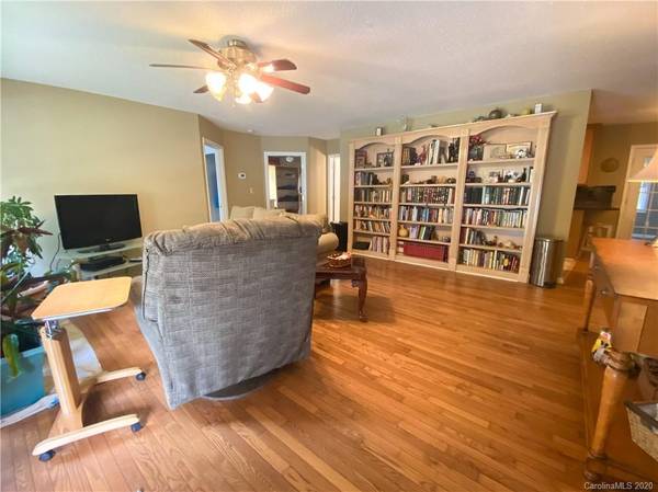 3587 Wilfong RD, Newton, NC 28658