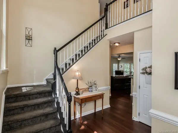 8917 Steelechase DR, Charlotte, NC 28273