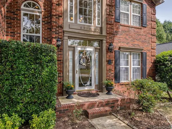 8917 Steelechase DR, Charlotte, NC 28273