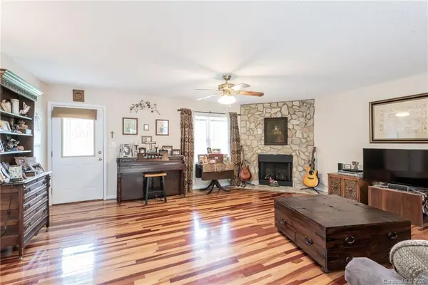 4844 32nd Street PL NE, Hickory, NC 28601