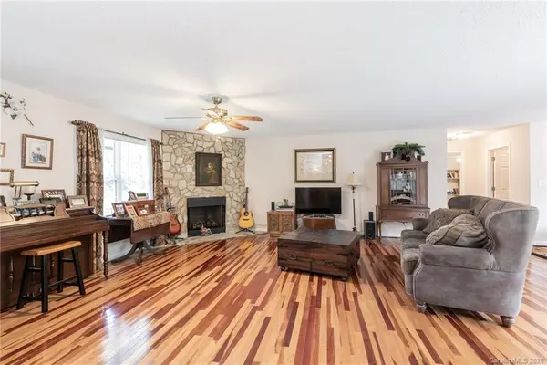 4844 32nd Street PL NE, Hickory, NC 28601