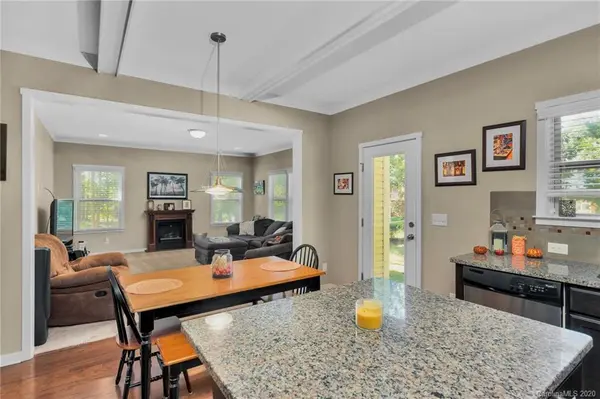 208 Hillcrest CT, Matthews, NC 28104
