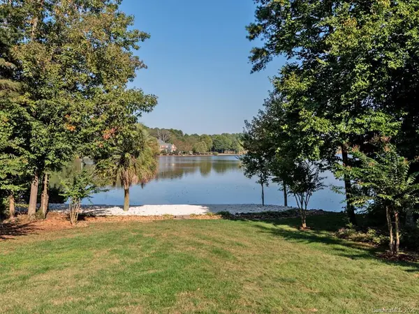 8060 Lake Providence DR, Weddington, NC 28104