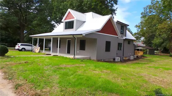910 3rd ST NE, Hickory, NC 28601