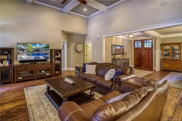 8802 Hillstone CT, Sherrills Ford, NC 28673
