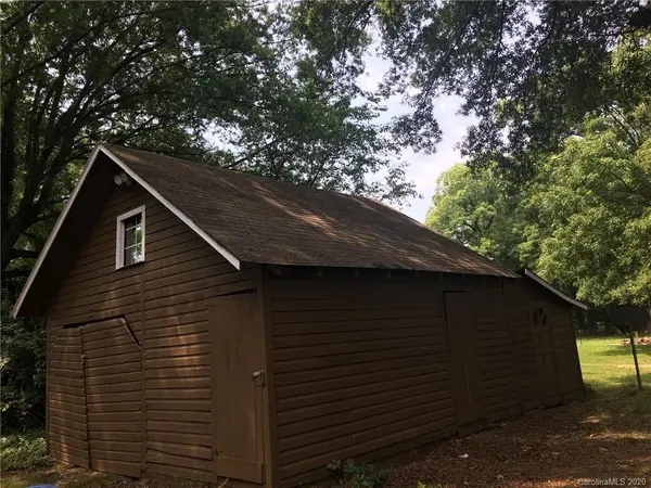 286 W Statesville AVE, Mooresville, NC 28115