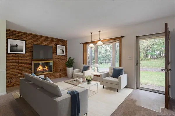 32 Clovernook DR, Arden, NC 28704