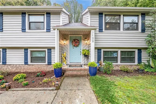 7122 Rollingridge DR, Charlotte, NC 28211