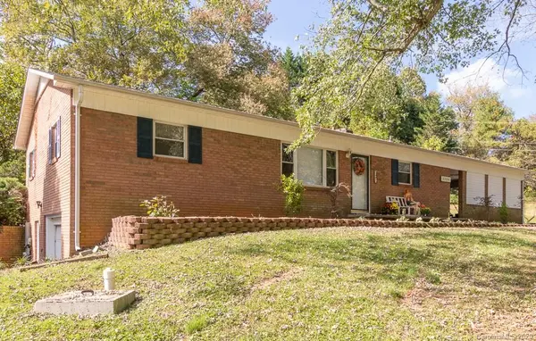 2184 Icard Rhodhiss RD, Connelly Springs, NC 28612