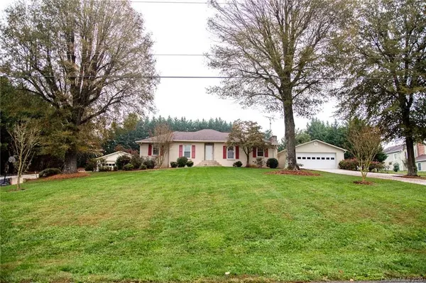 7397 Woodland Hills RD, Hickory, NC 28602