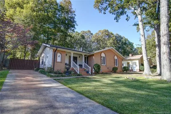 924 Pinafore DR, Charlotte, NC 28212