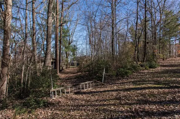 2176 Tomlinson LOOP, Connelly Springs, NC 28612