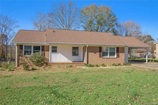 240 Cherokee LN, Salisbury, NC 28147