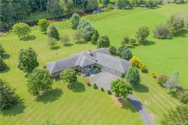 255 New Farm RD, Banner Elk, NC 28604