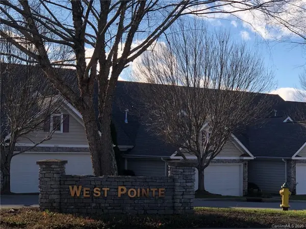 818 West Pointe DR, Asheville, NC 28806