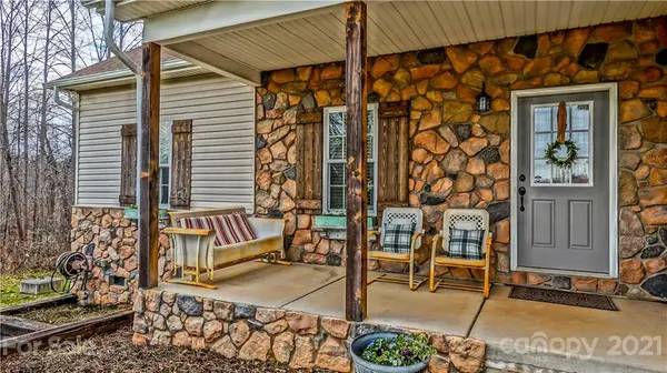 132 Logan Ridge DR, Statesville, NC 28677