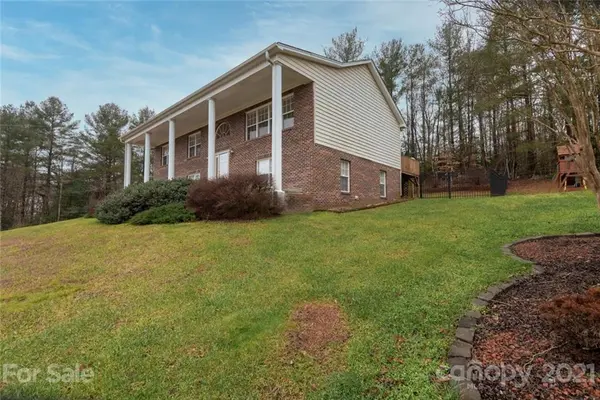 6249 Mountainside DR, Hickory, NC 28601