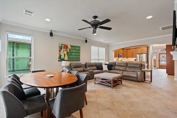 118 Bridgepoint DR, Kingsland, TX 78643