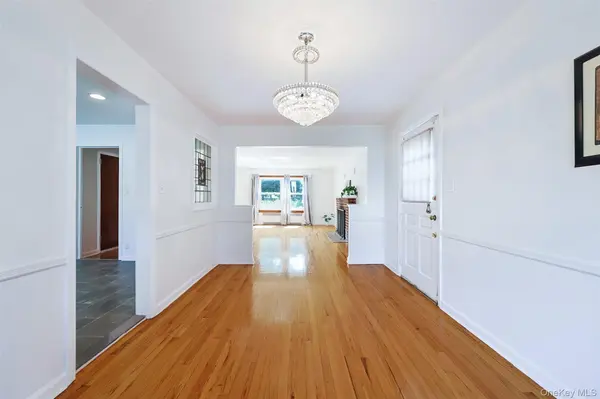 121 Manhasset AVE, Manhasset, NY 11030