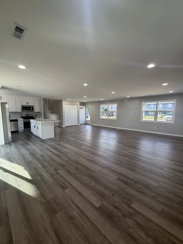 547 Redwood RD, Bolingbrook, IL 60440