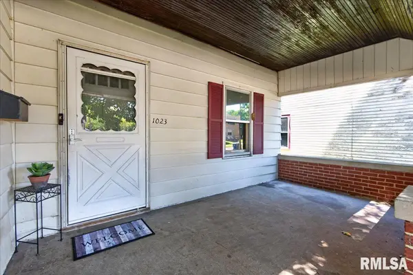 1023 Governor ST, Springfield, IL 62704