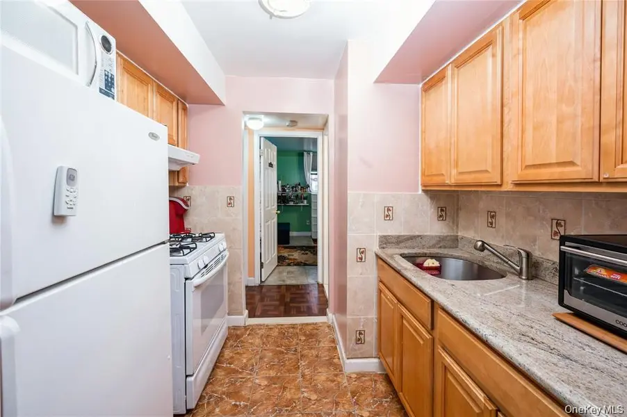 782 E 179th ST, Bronx, NY 10460