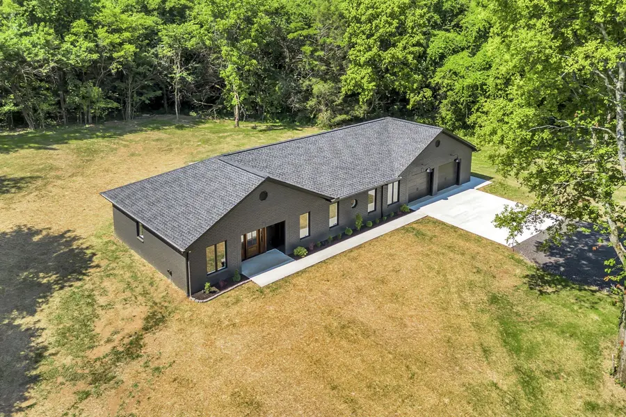 3557 Mooresville Hwy, Culleoka, TN 38451