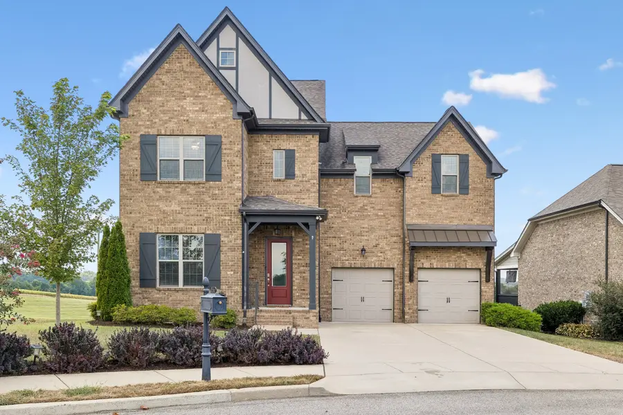2944 Hadley Close Ln, Thompsons Station, TN 37179