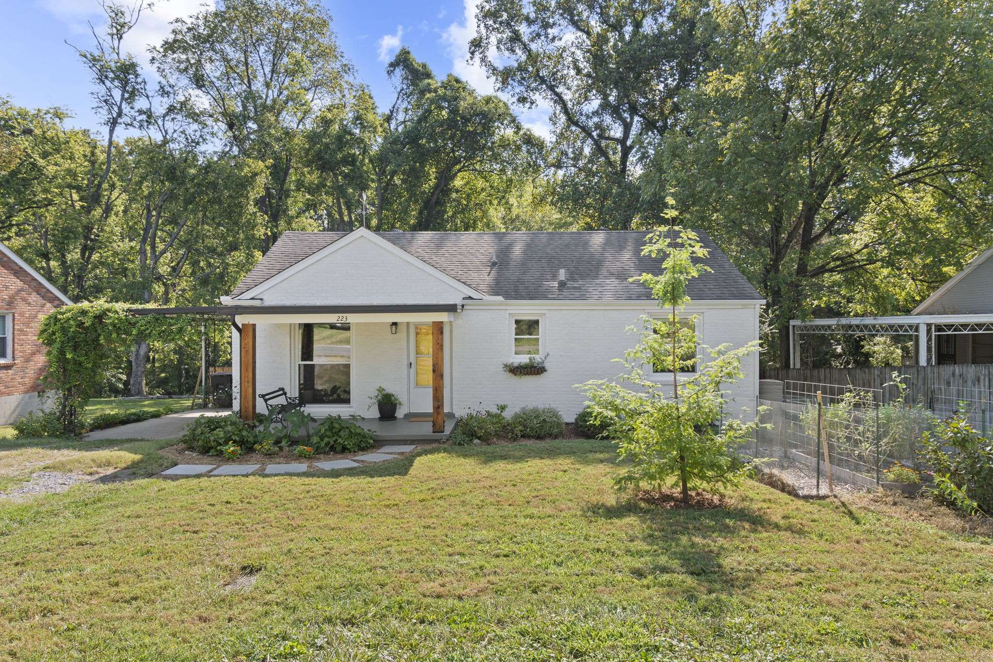 223 Graylynn Dr, Nashville, TN 37214
