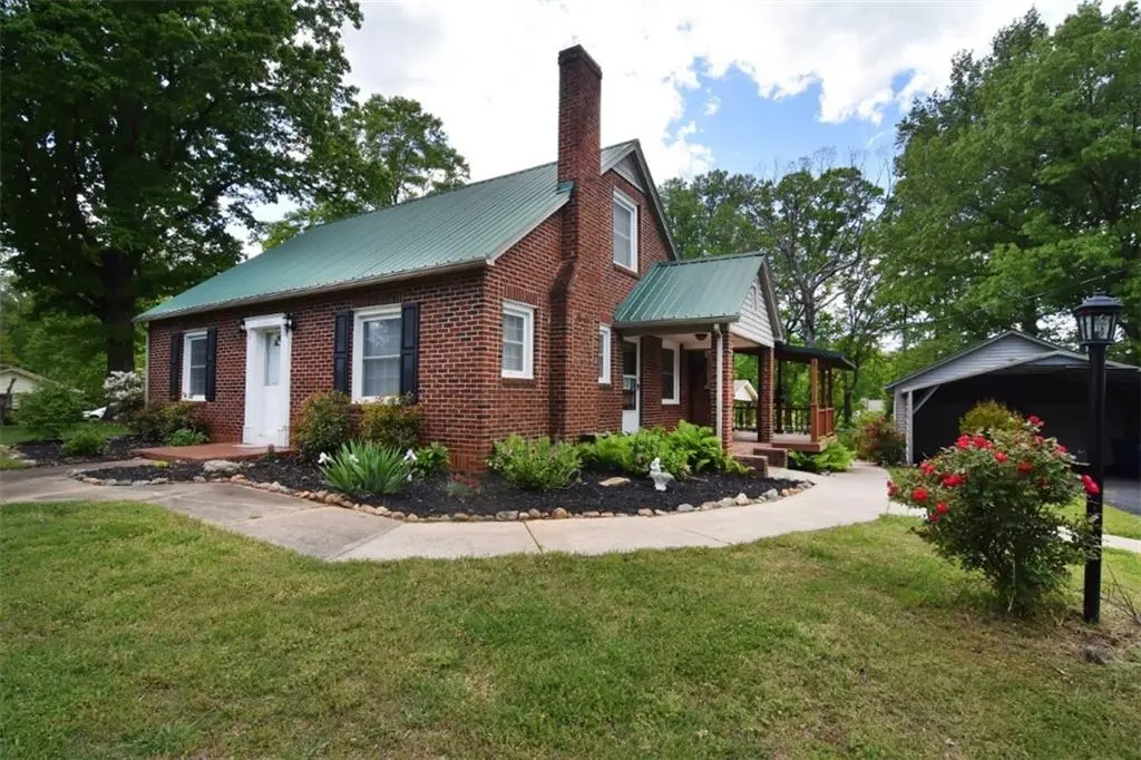 2325 Rome Jones RD, Newton, NC 28658