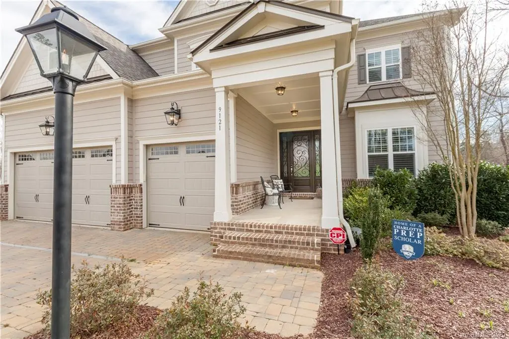 9121 Kristen Lake CT, Charlotte, NC 28270