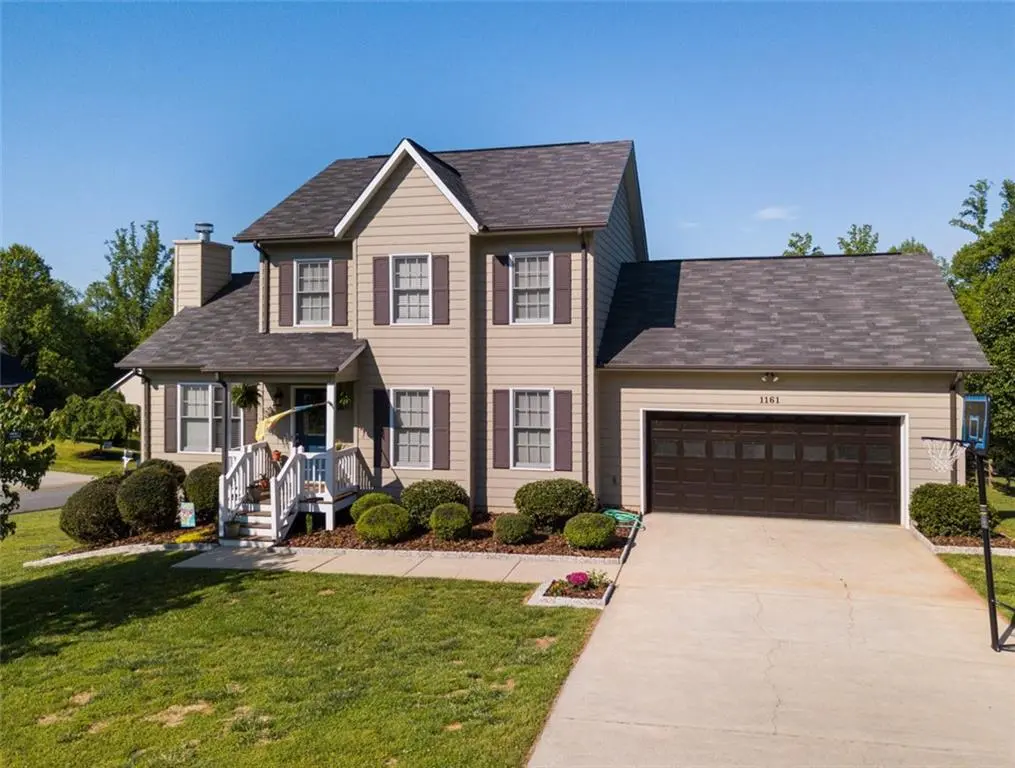 1161 Mulberry LN, Hickory, NC 28602